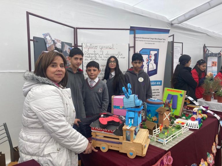 Alumnos en Feria Científica
