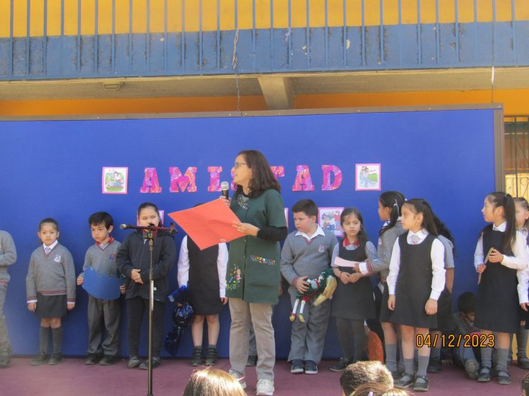 Acto Cívico Semanal: AMISTAD