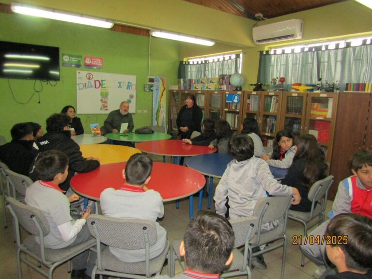 Conversatorio con poeta Bernardo González Koppmann
